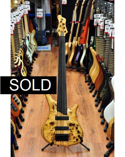 Mayones Comodous Fretless 6 (used)